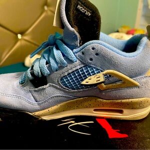 Retro 4 university baby blue